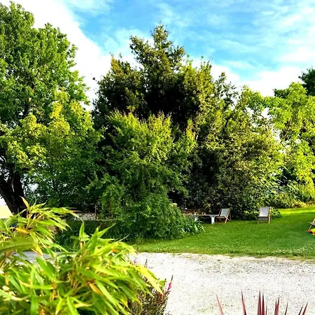 Casa de Férias Vue Nature , Terrasse , Piscine Et En Option Aguts